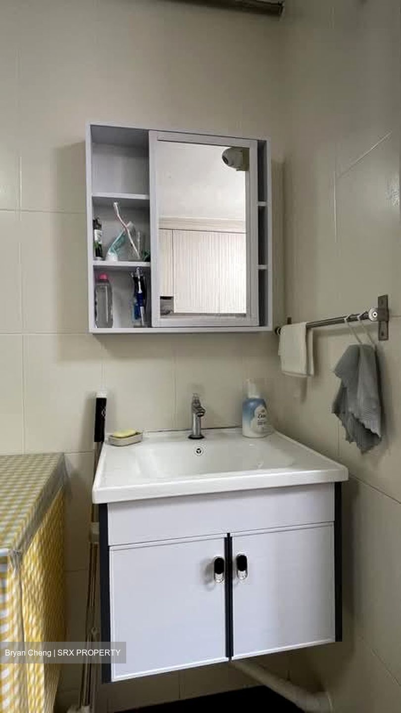 Blk 209 Yishun Palm Spring (Yishun), HDB 5 Rooms #583268971
